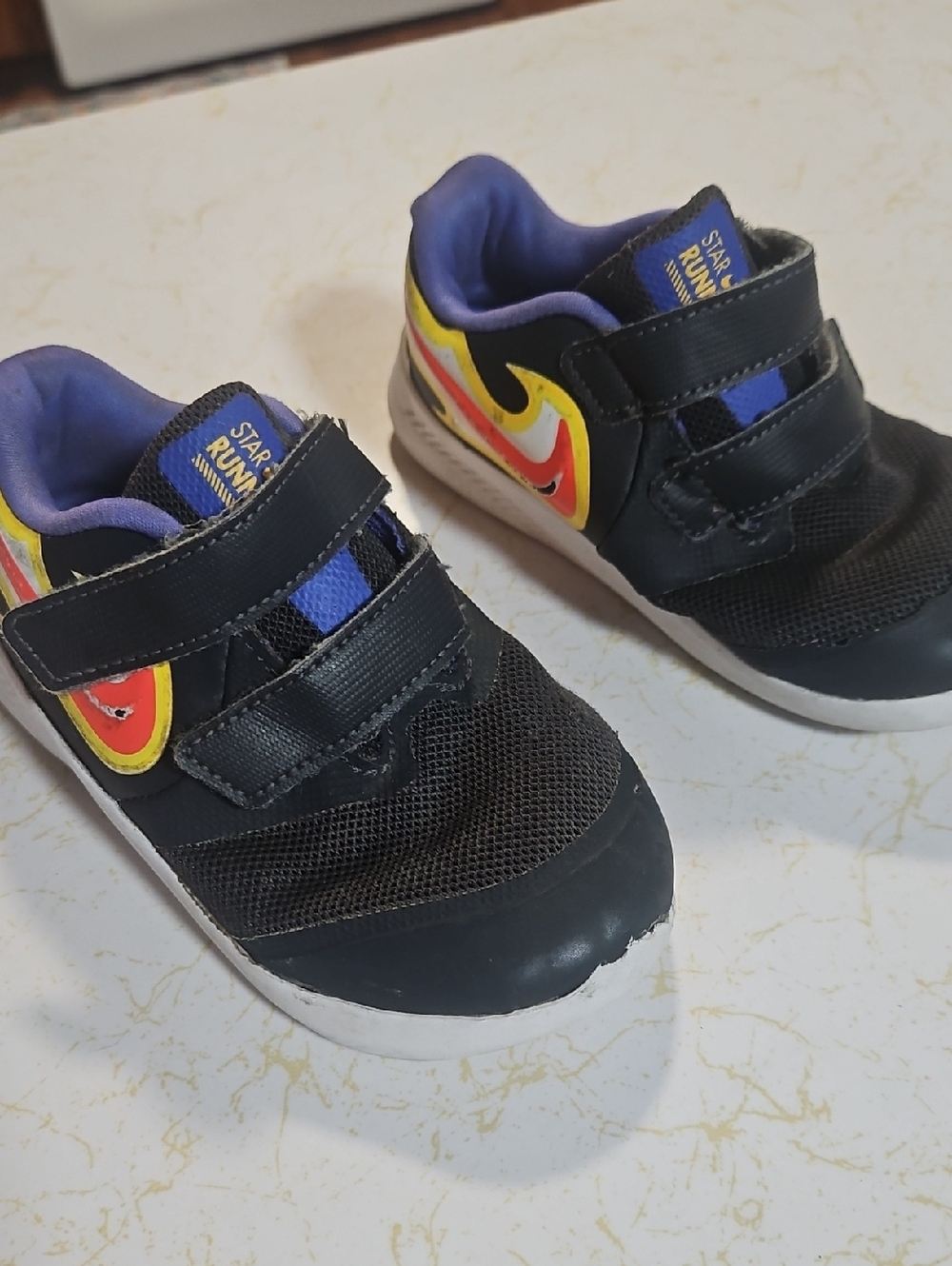 Nike Start Runners Kids Black Athletic Sneakers with Flame Accent - Size 8
